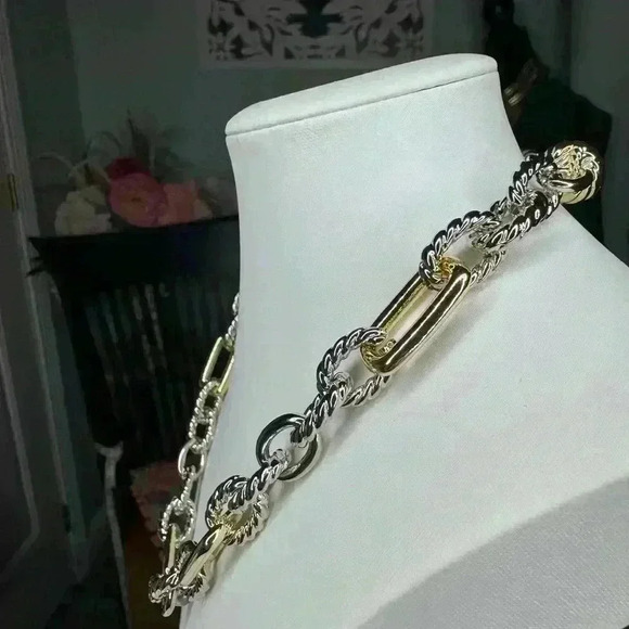 Two Tone Chunky 14KGP Chain Magnetic Closure - Picture 4 of 5